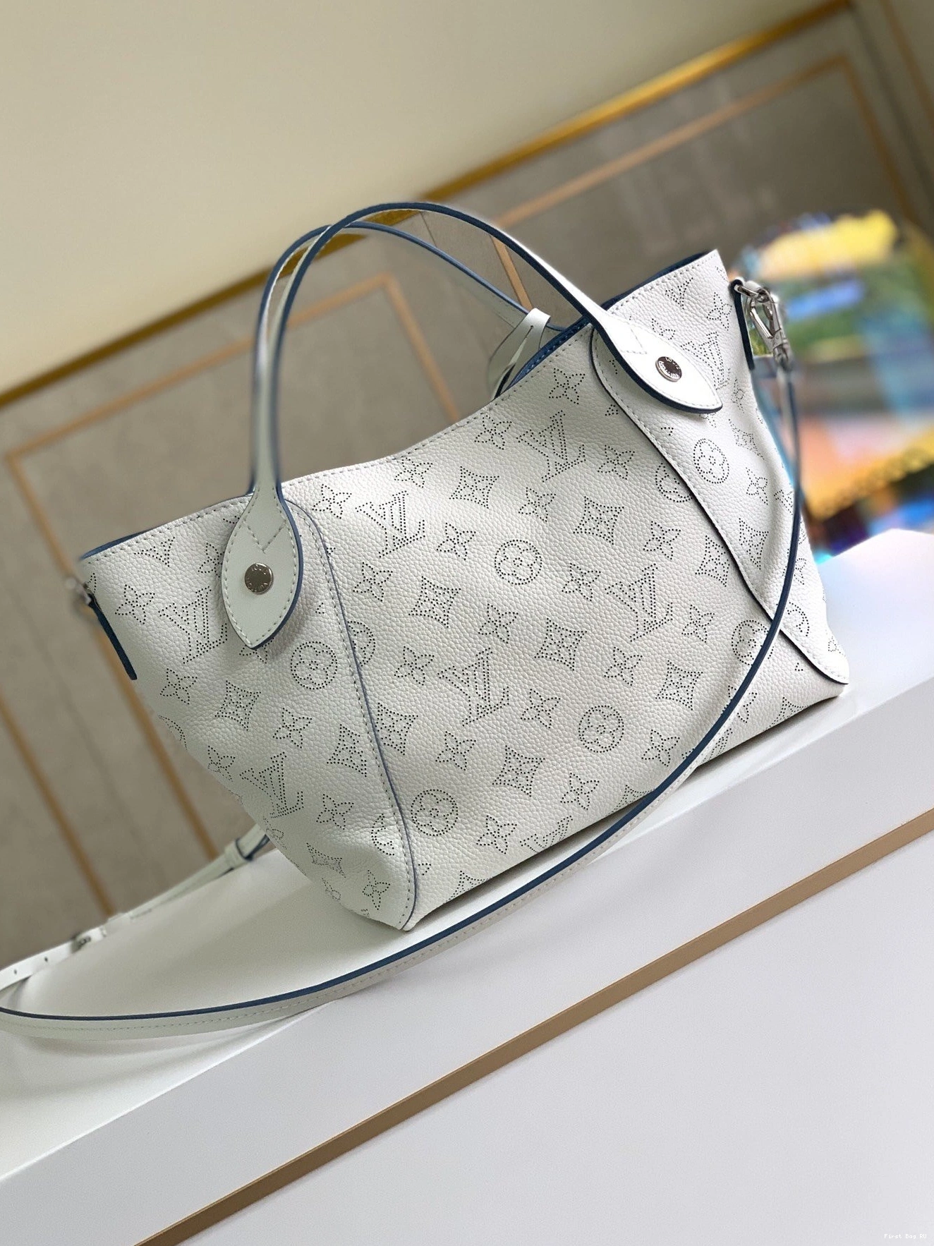 First bag ru LOUIS HINA VUITTON PM 0713